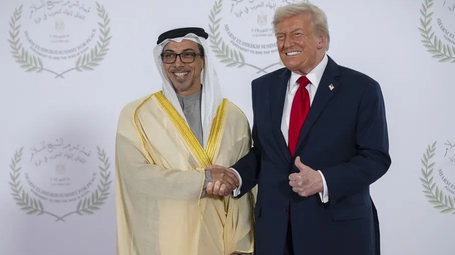 ترامب يحرج منصور بن زايد: لديك أموال كثيرة لا تنتهي (شاهد)